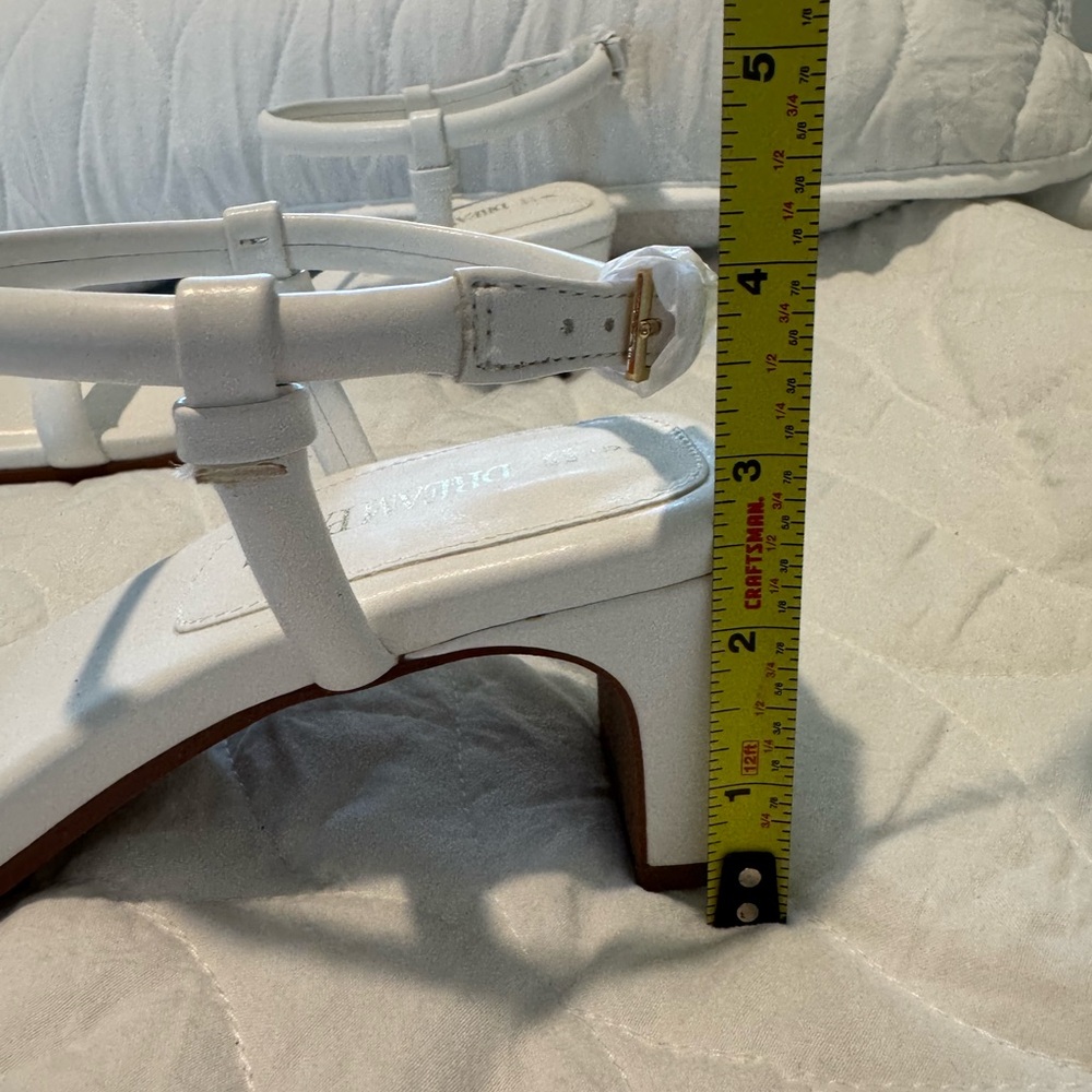 NWT Dream Pairs White Strappy Heels - Picture 11 of 13